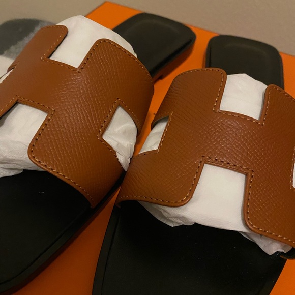 SOLD! Hermes Oran Sandals Naturel - Picture 4 of 8